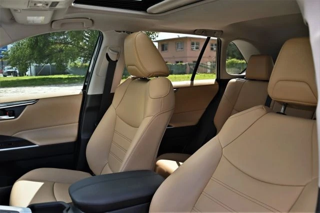 2025 Toyota RAV4 5th Gen - Image 9 of 16