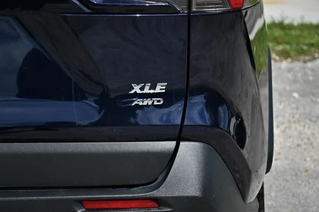 2025 Toyota RAV4 5th Gen - Image 8 of 16