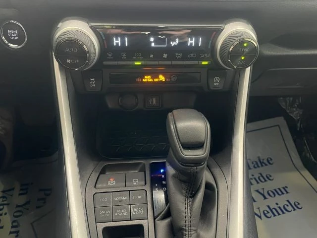 2025 Toyota RAV4 5th Gen - Image 13 of 21