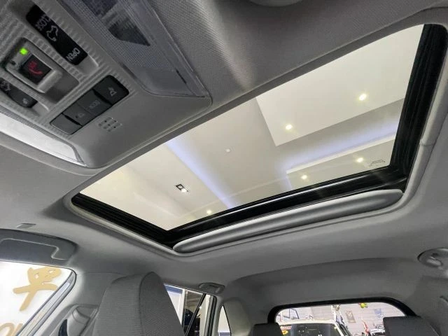 2025 Toyota RAV4 5th Gen - Image 15 of 21