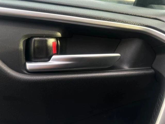 2025 Toyota RAV4 5th Gen - Image 11 of 21