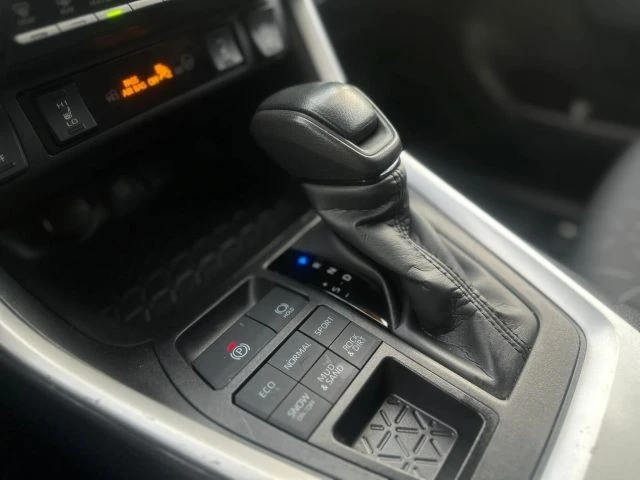 2025 Toyota RAV4 5th Gen - Image 19 of 21