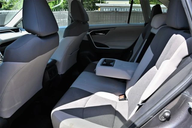 2025 Toyota RAV4 5th Gen - Image 14 of 17