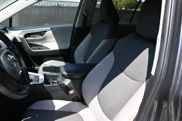 2025 Toyota RAV4 5th Gen - Image 9 of 17