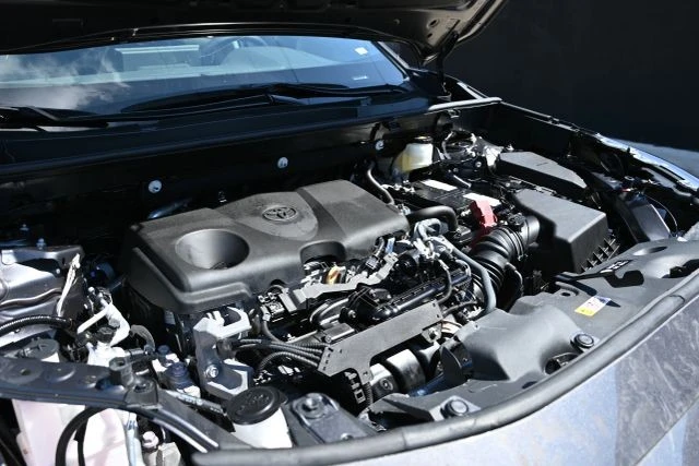 2025 Toyota RAV4 5th Gen - Image 15 of 17