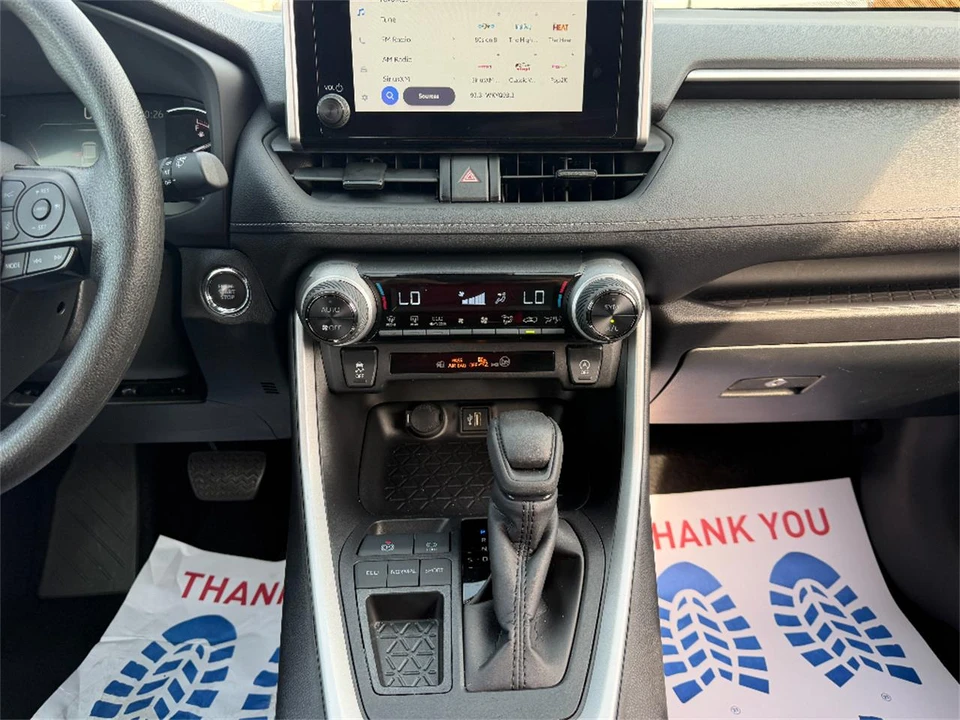2025 Toyota RAV4 5th Gen - Image 21 of 31