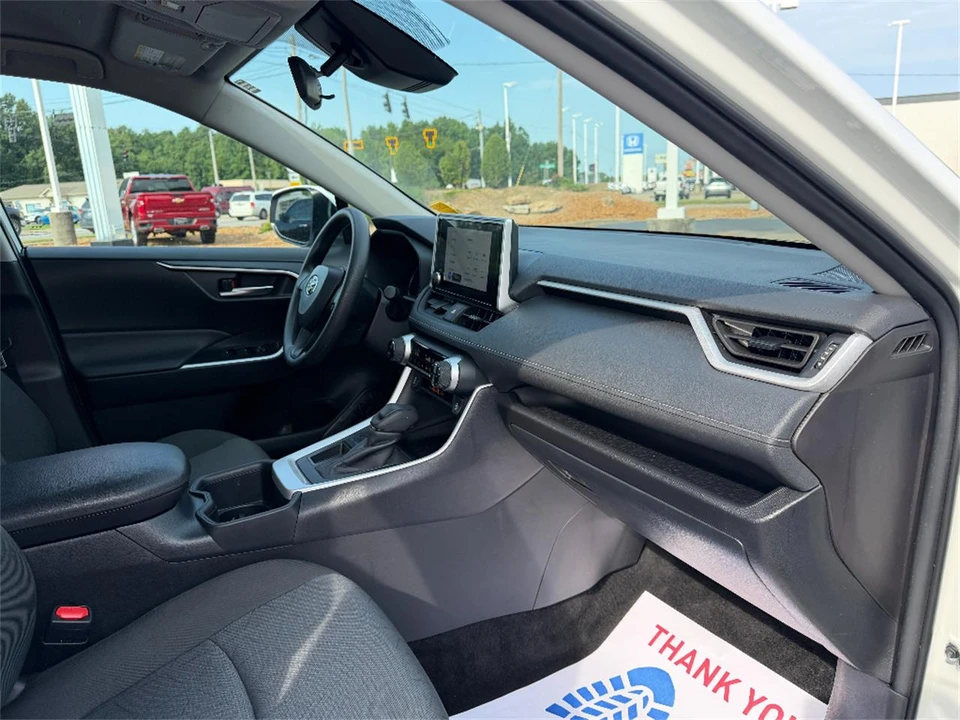 2025 Toyota RAV4 5th Gen - Image 17 of 31