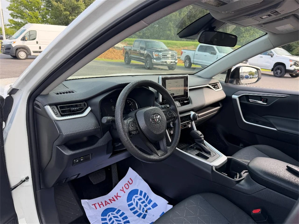2025 Toyota RAV4 5th Gen - Image 30 of 31