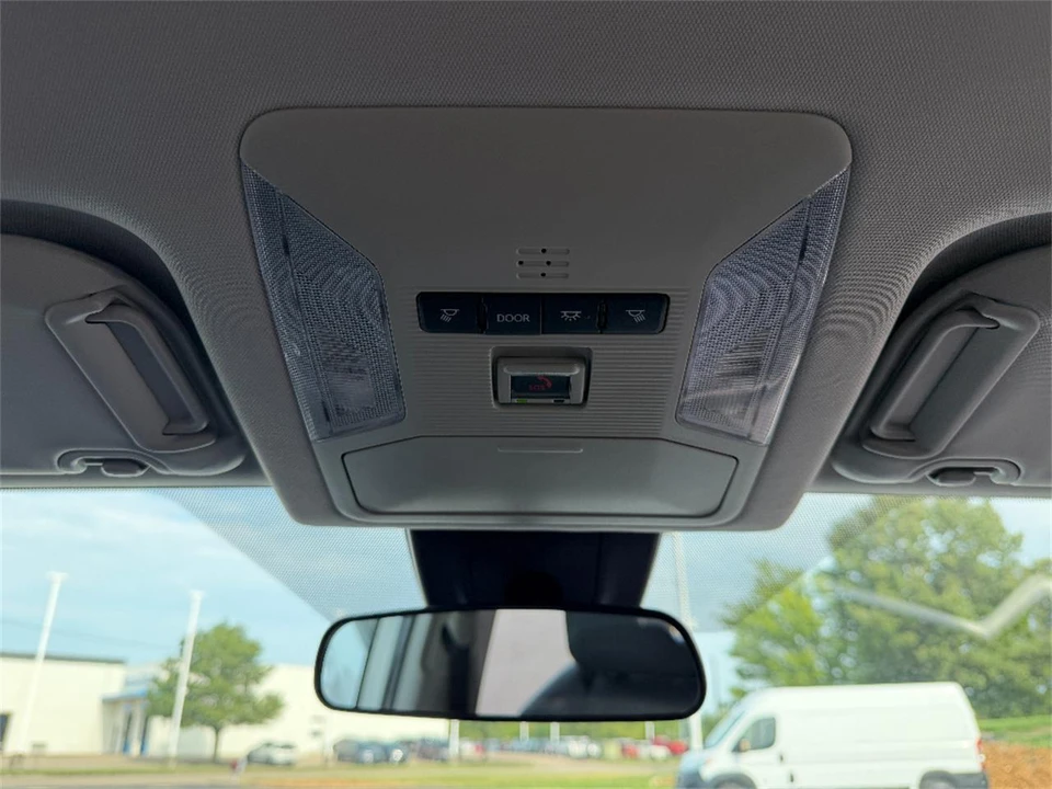 2025 Toyota RAV4 5th Gen - Image 28 of 31