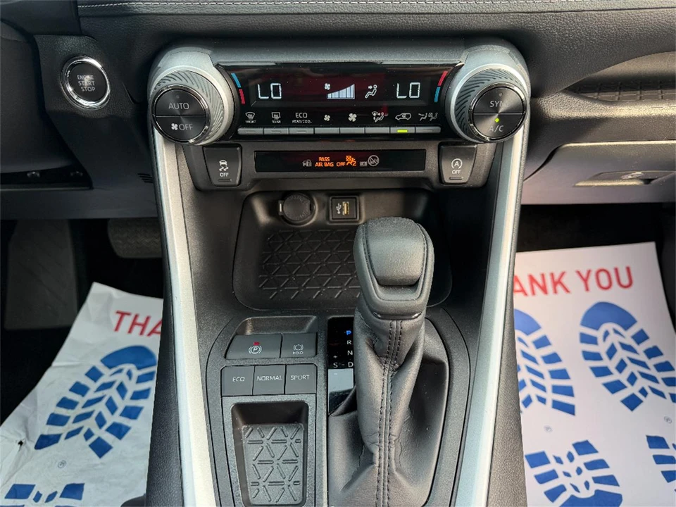 2025 Toyota RAV4 5th Gen - Image 22 of 31