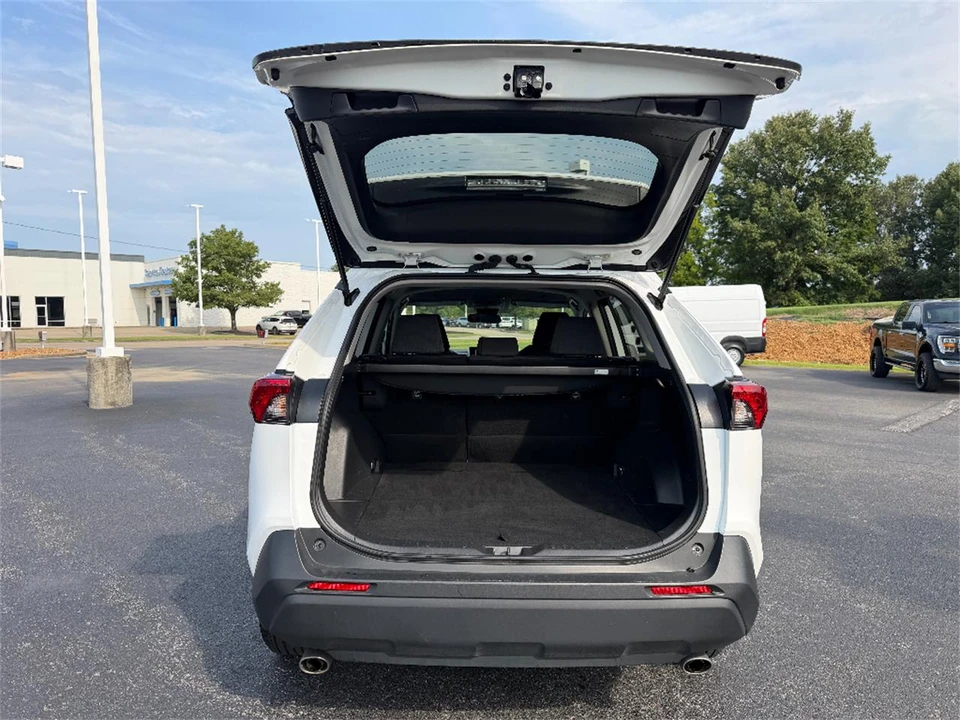 2025 Toyota RAV4 5th Gen - Image 12 of 31