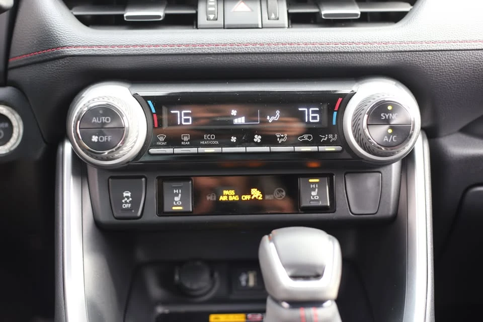 2025 Toyota RAV4 5th Gen - Image 11 of 21