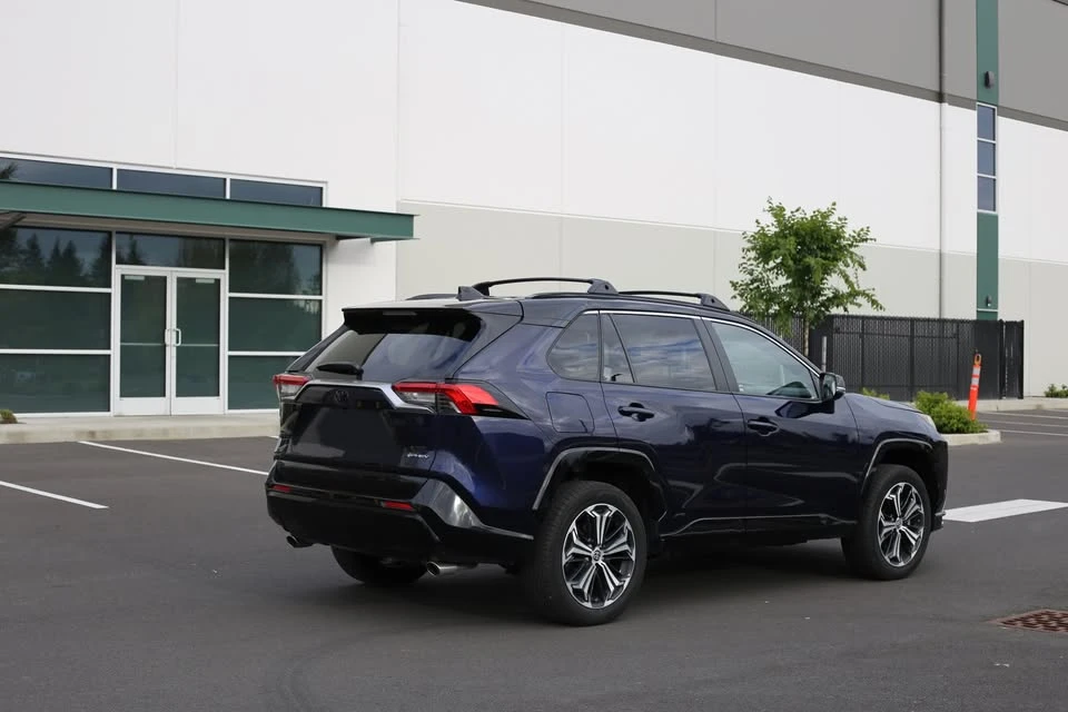 2025 Toyota RAV4 5th Gen - Image 18 of 21