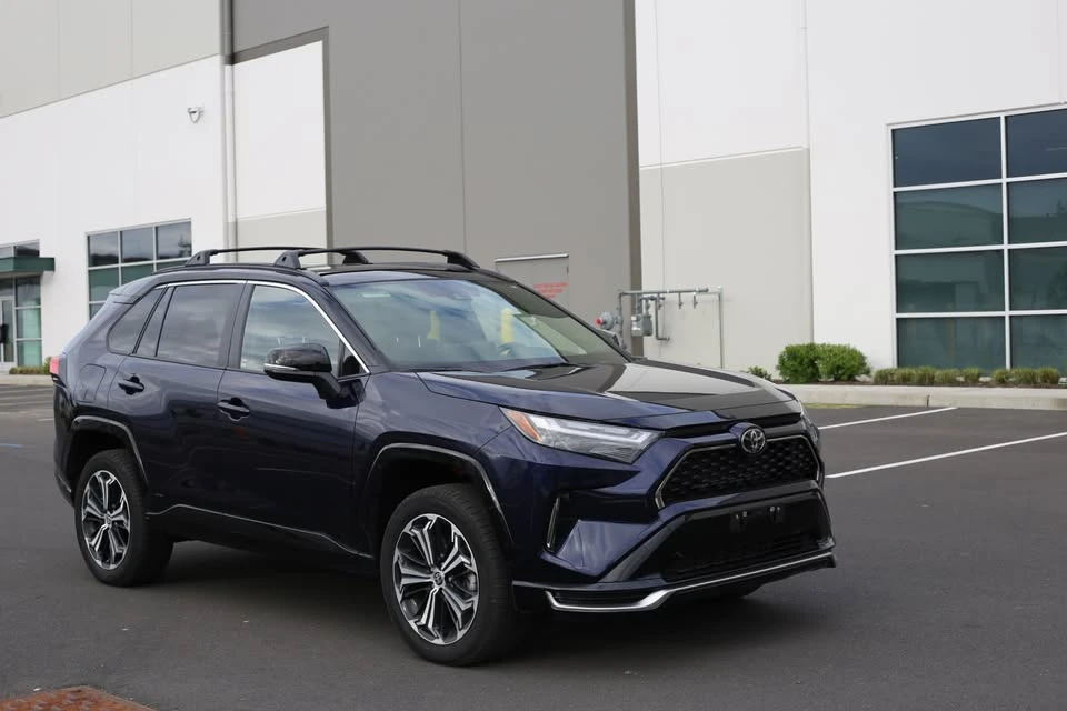 2025 Toyota RAV4 5th Gen - Image 3 of 21