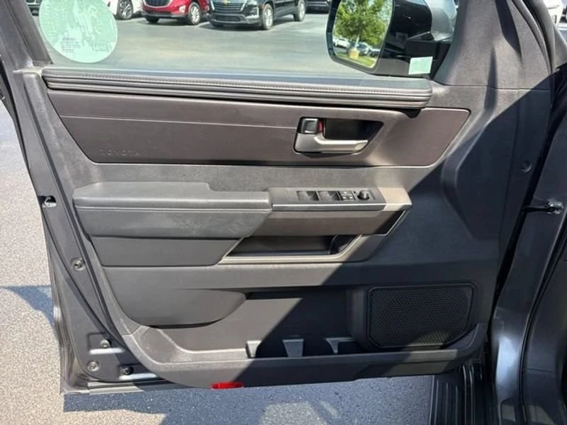 2025 Toyota Sequoia 3rd Gen - Image 18 of 19