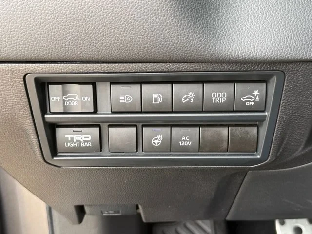 2025 Toyota Sequoia 3rd Gen - Image 18 of 19