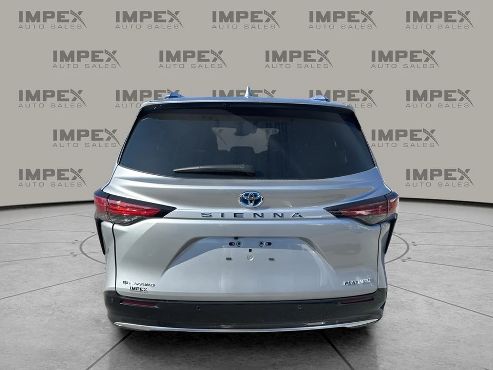 2025 Toyota Sienna 4th Gen - Image 4 of 12