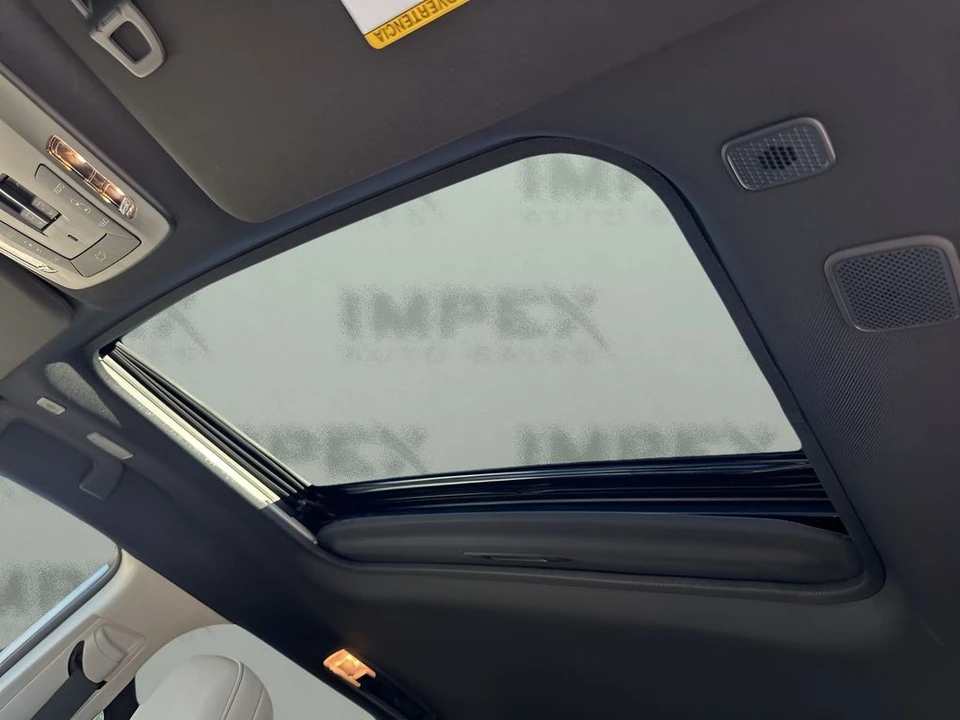 2025 Toyota Sienna 4th Gen - Image 12 of 12