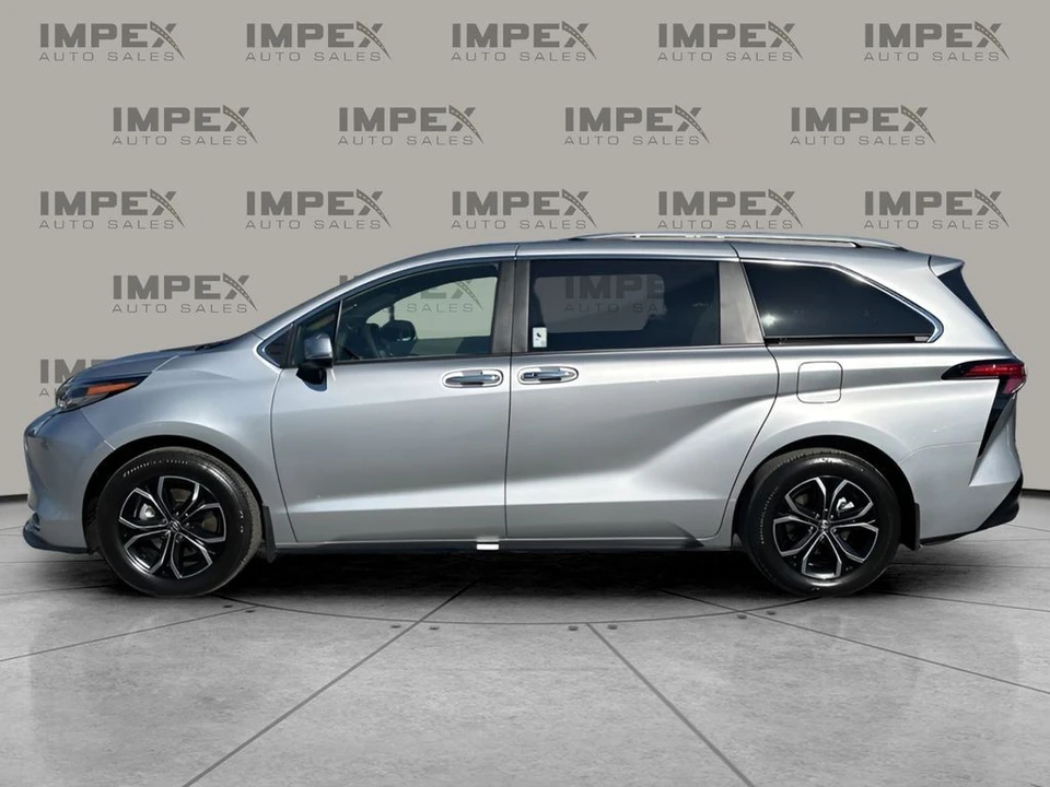 2025 Toyota Sienna 4th Gen - Image 2 of 12