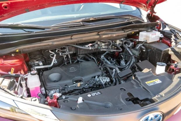 2025 Toyota Sienna 4th Gen - Image 7 of 9