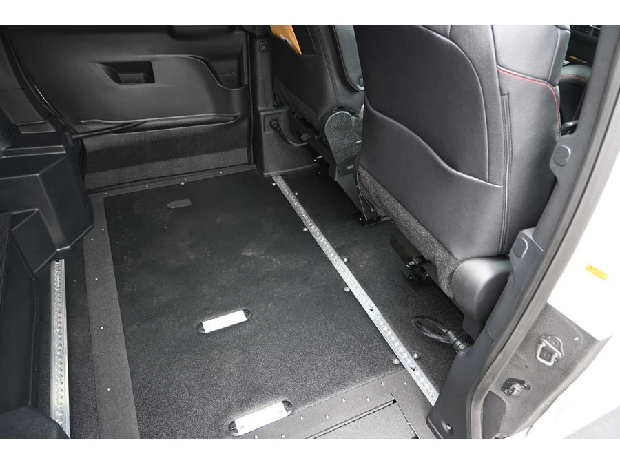 2025 Toyota Sienna 4th Gen - Image 19 of 21