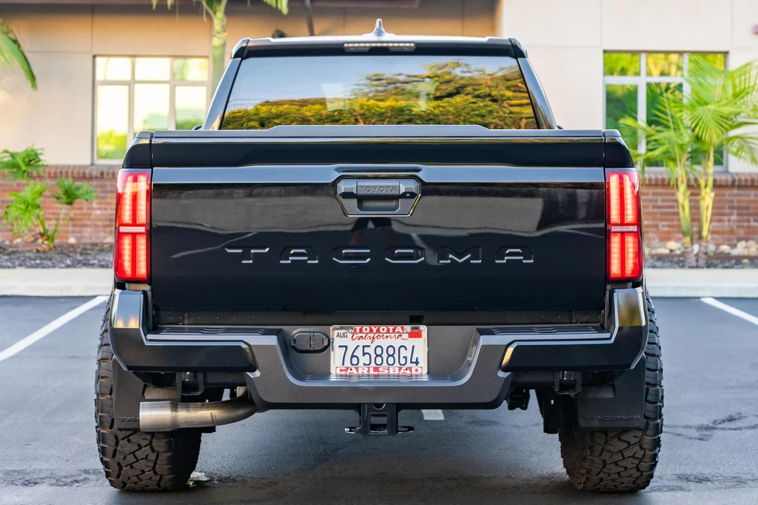 2025 Toyota Tacoma 4th Gen - Image 5 of 31