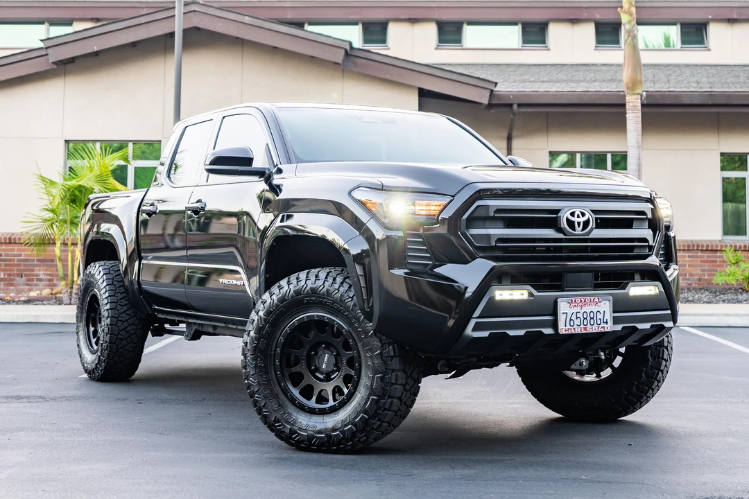 2025 Toyota Tacoma 4th Gen - Image 10 of 31