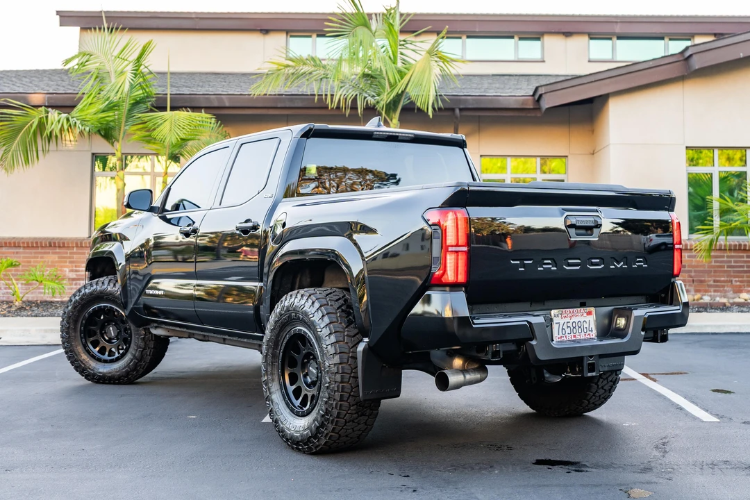 2025 Toyota Tacoma 4th Gen - Image 8 of 31