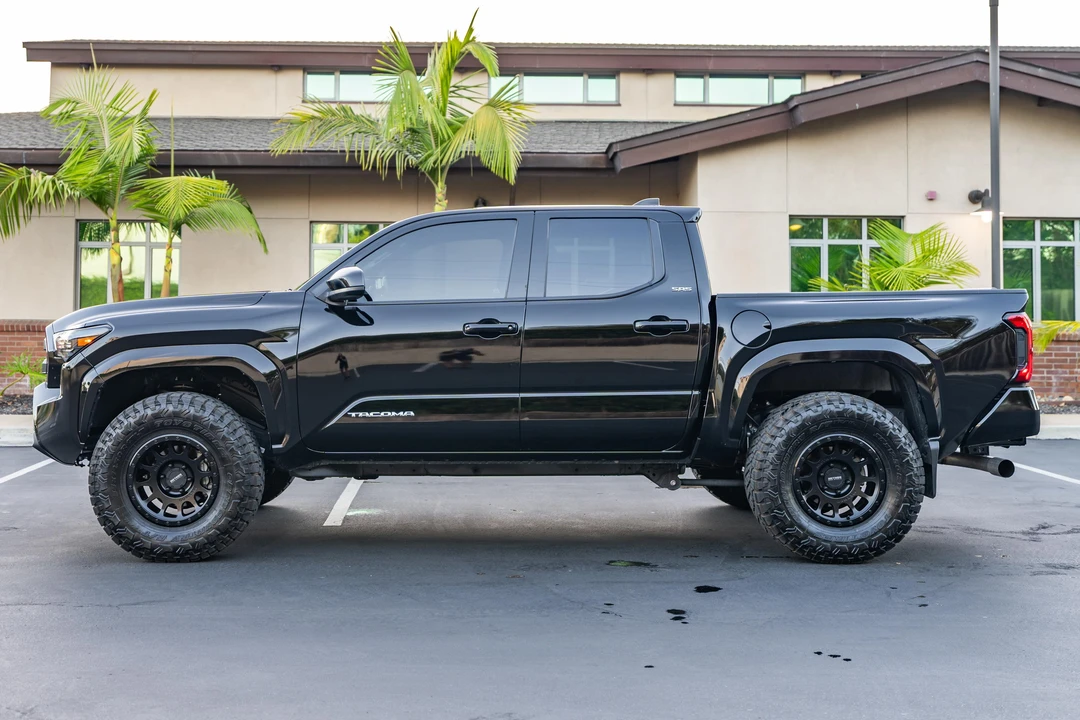2025 Toyota Tacoma 4th Gen - Image 7 of 31