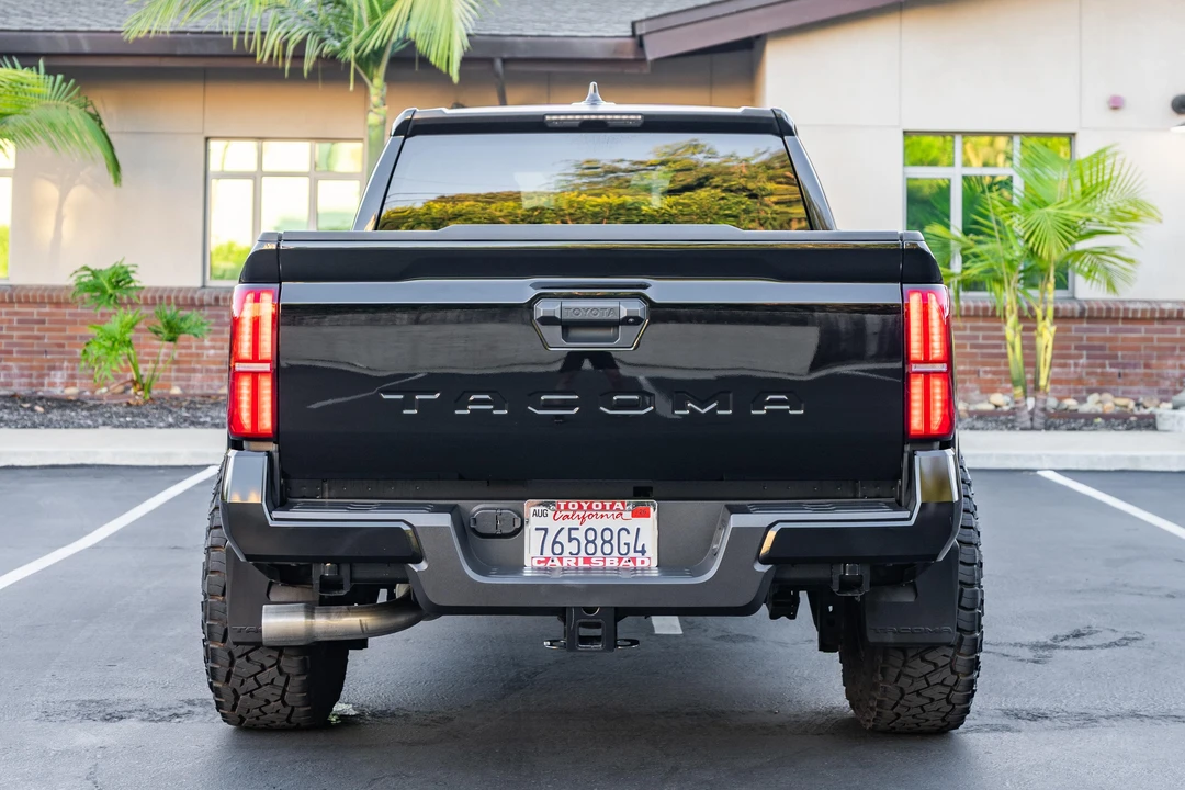 2025 Toyota Tacoma 4th Gen - Image 9 of 31