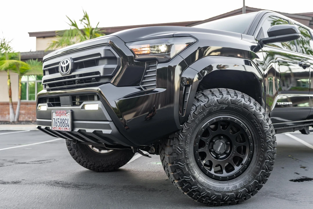 2025 Toyota Tacoma 4th Gen - Image 14 of 31