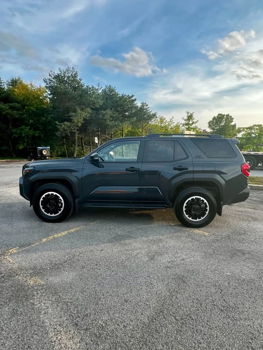 2025 Toyota 4Runner 6th Gen - Image 9 of 9