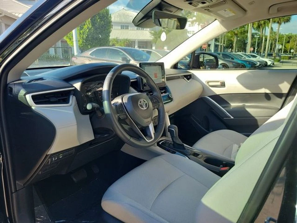 2025 Toyota Corolla Cross - Image 9 of 20