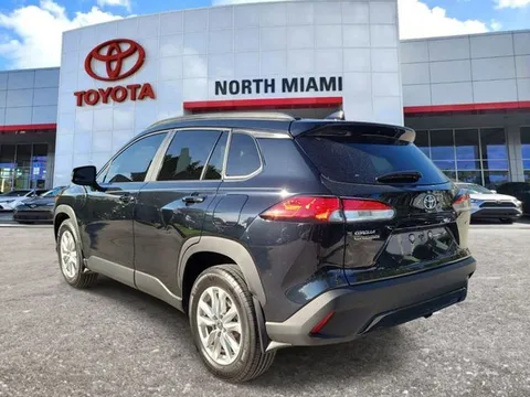 2025 Toyota Corolla Cross - Image 2 of 20