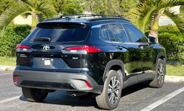 2025 Toyota Corolla Cross - Image 4 of 9