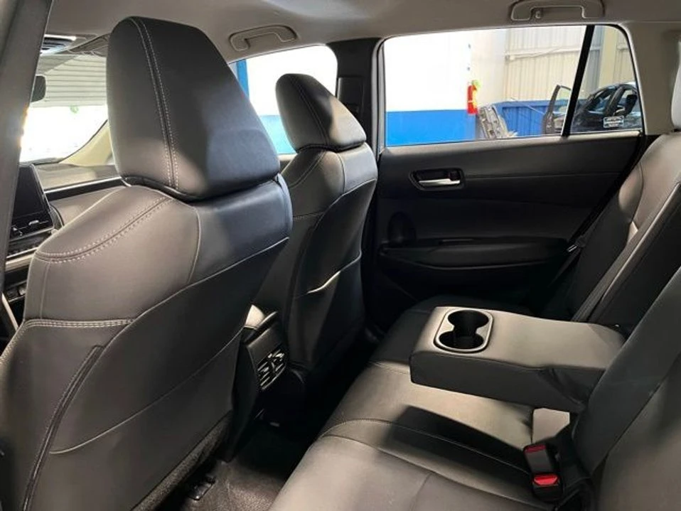 2025 Toyota Corolla Cross - Image 15 of 20