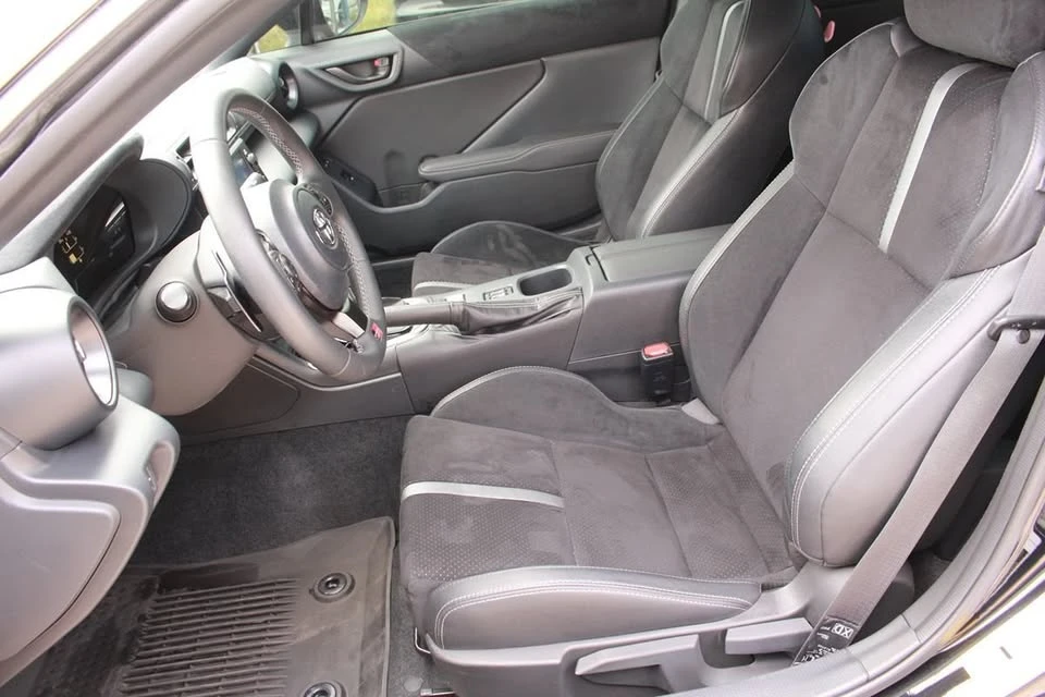 2025 Toyota GR86 2nd Gen - Image 14 of 20