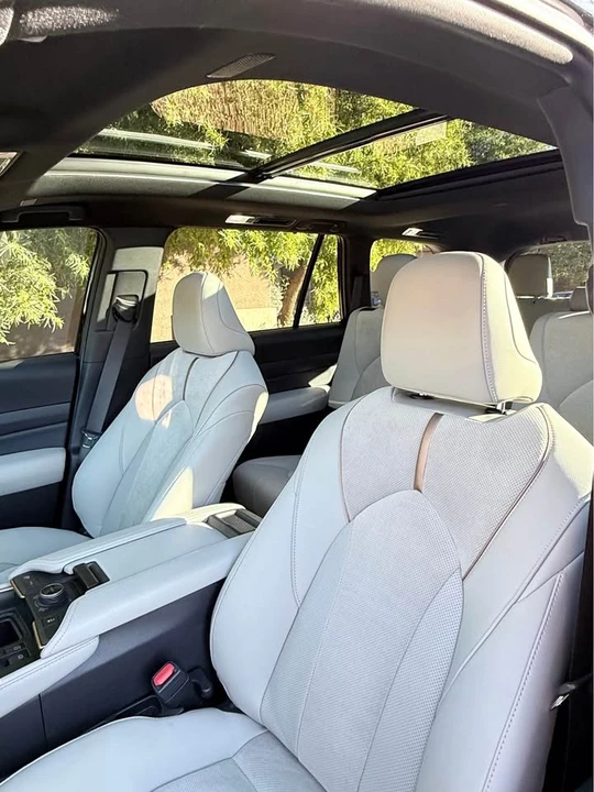 2025 Toyota Highlander - Image 6 of 6