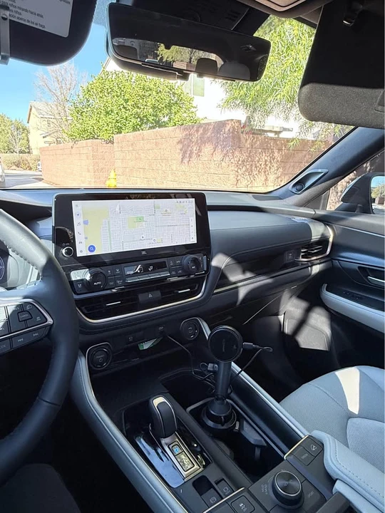 2025 Toyota Highlander - Image 5 of 6