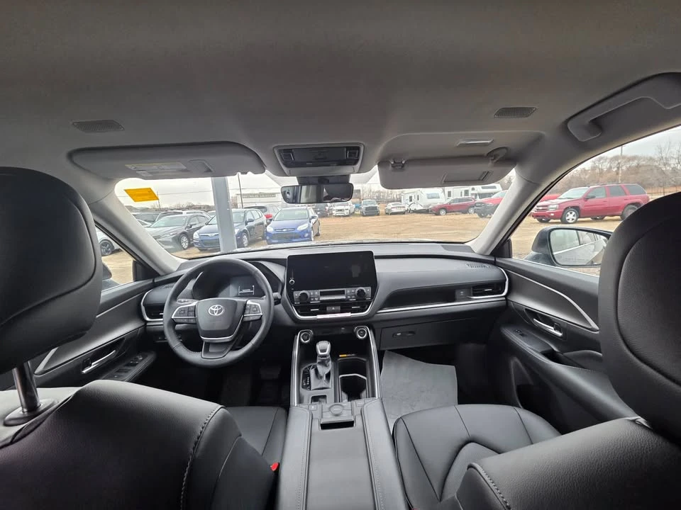 2025 Toyota Highlander - Image 9 of 9