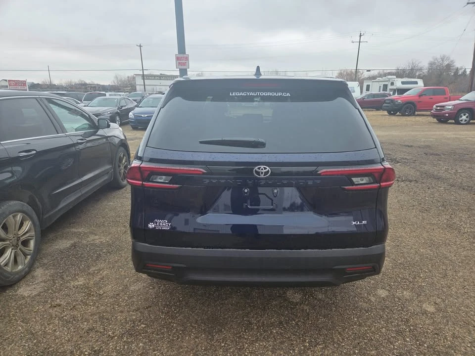 2025 Toyota Highlander - Image 3 of 9