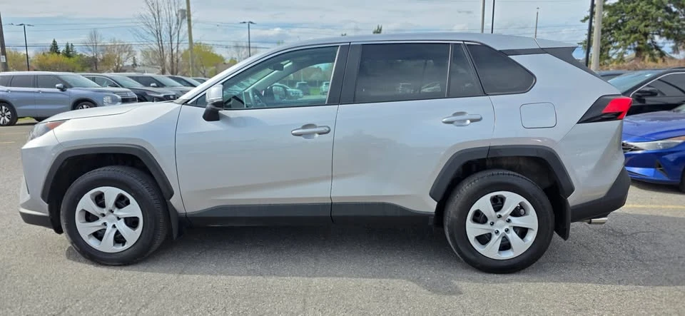 2025 Toyota RAV4 5th Gen - Image 3 of 10