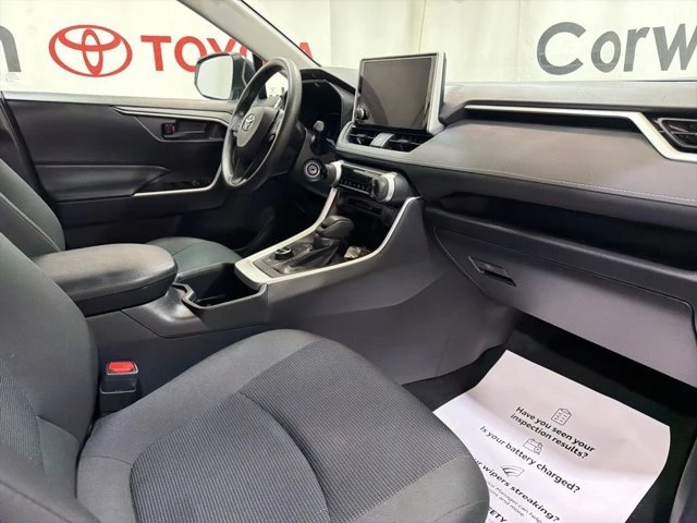 2025 Toyota RAV4 5th Gen - Image 11 of 20