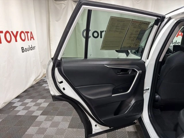 2025 Toyota RAV4 5th Gen - Image 18 of 20