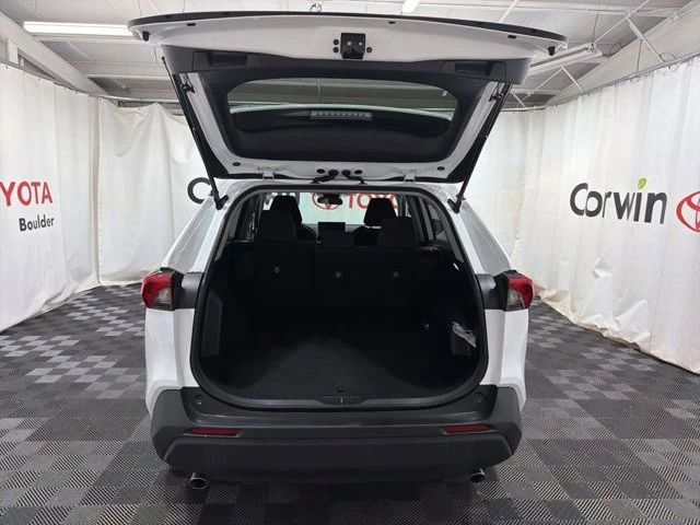 2025 Toyota RAV4 5th Gen - Image 16 of 20