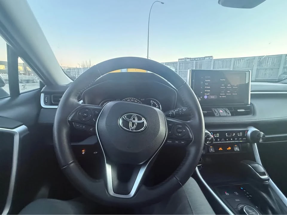 2025 Toyota RAV4 5th Gen - Image 12 of 13