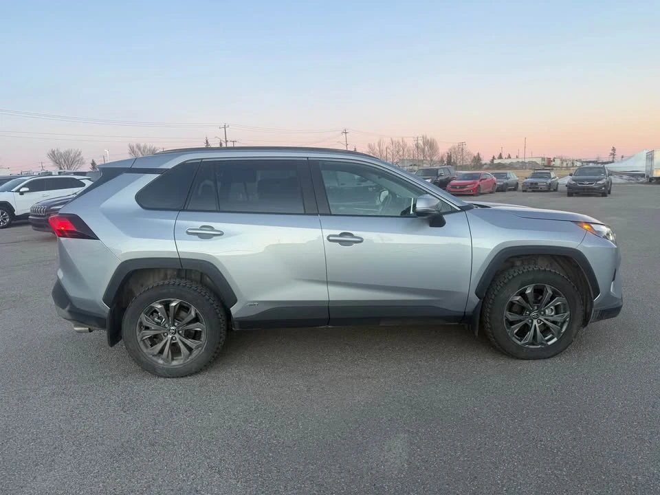 2025 Toyota RAV4 5th Gen - Image 4 of 13