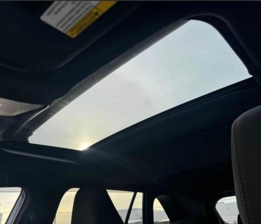 2025 Toyota RAV4 5th Gen - Image 8 of 9