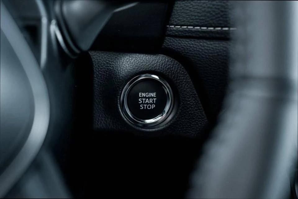2025 Toyota RAV4 5th Gen - Image 14 of 17