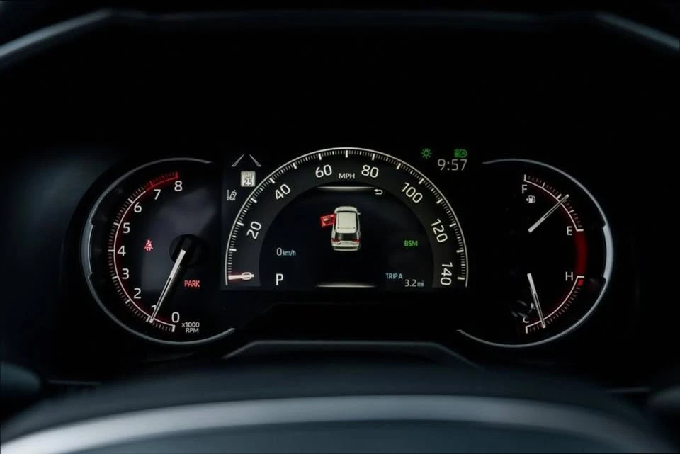 2025 Toyota RAV4 5th Gen - Image 11 of 17